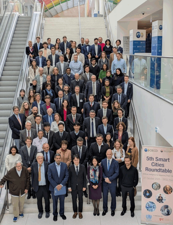 Bay Area Council Joins Global Smart Cities Dialogue at OECD Roundtable in Paris image