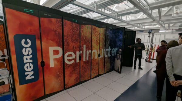 Berkeley Lab Tour Highlights Importance of Investing in Basic Research image